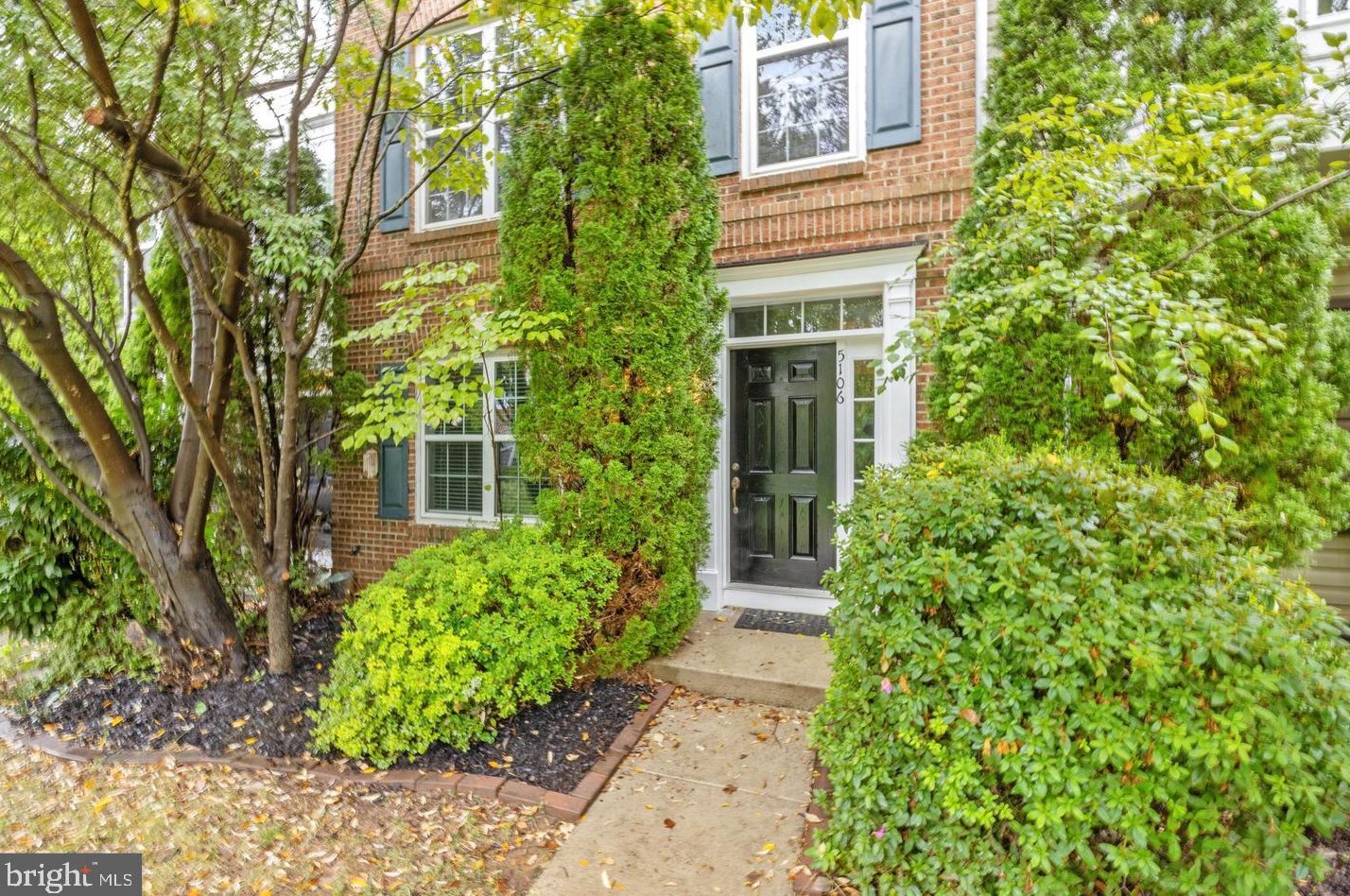 5106 Village Fountain Pl, Centreville, VA 20120