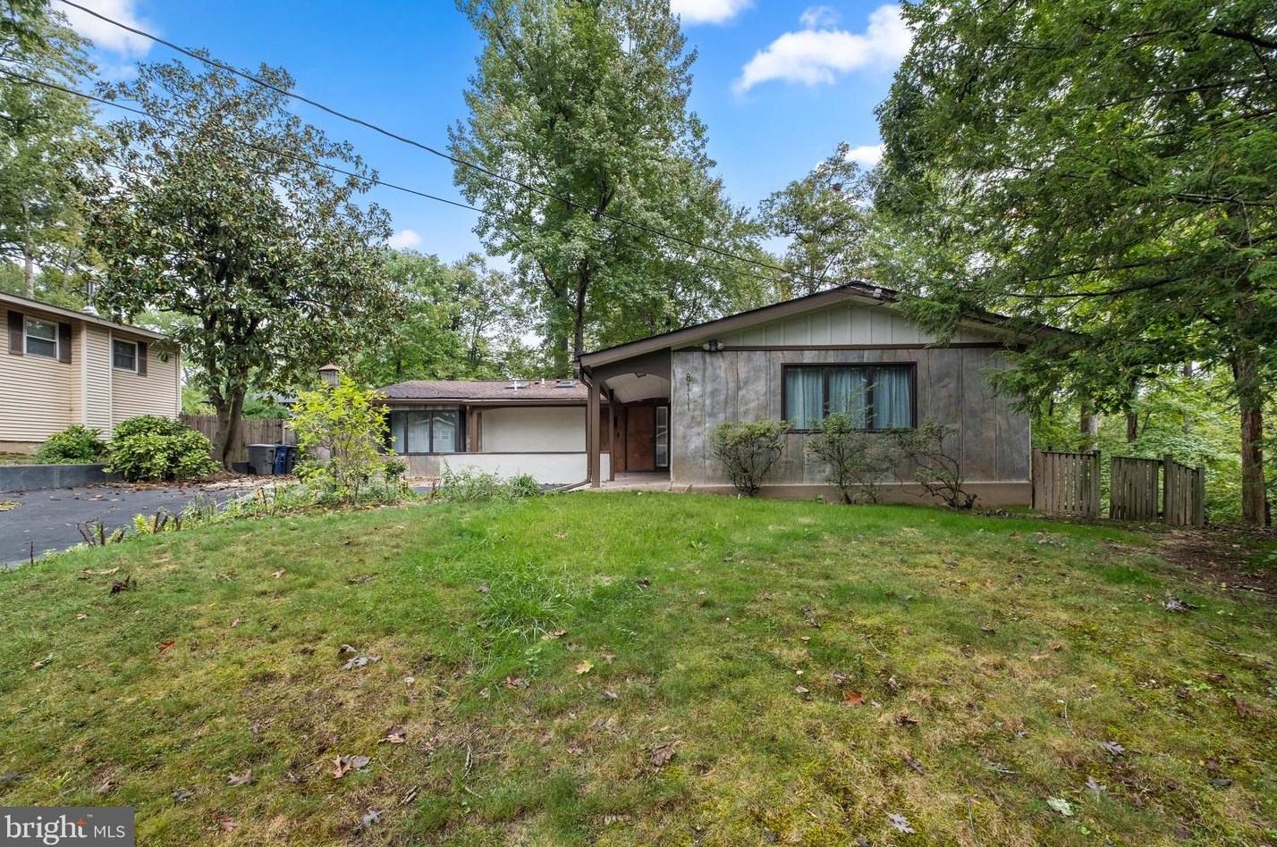 8111 Kane Ct, Alexandria, VA 22308