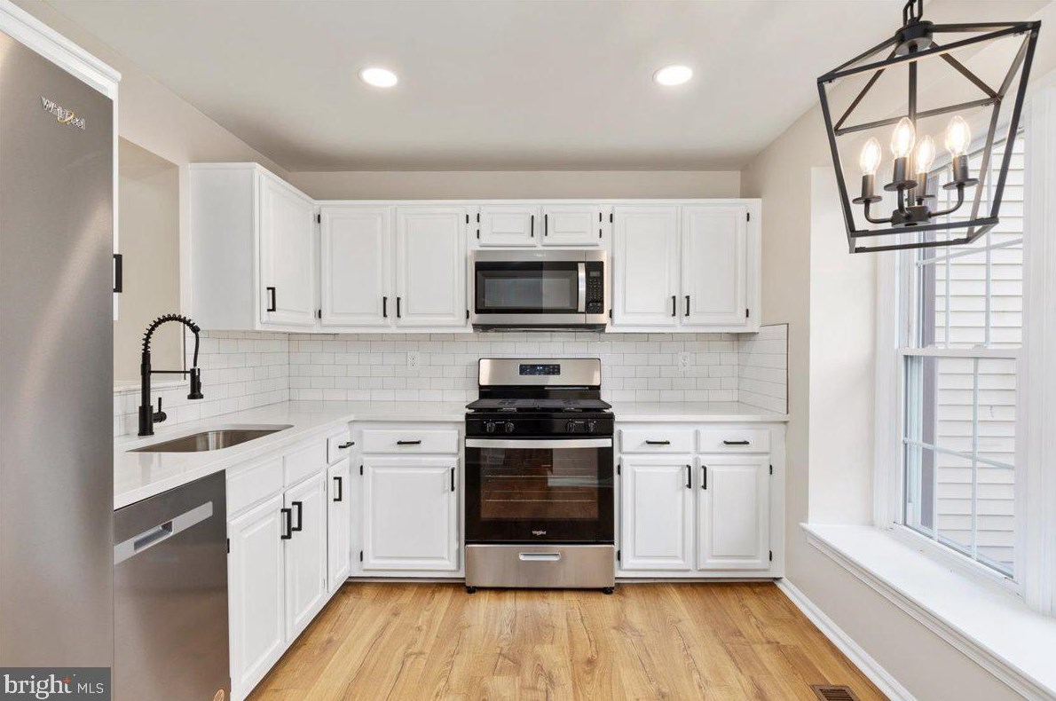 14455 Salisbury Plain Ct, Centreville, VA 20120