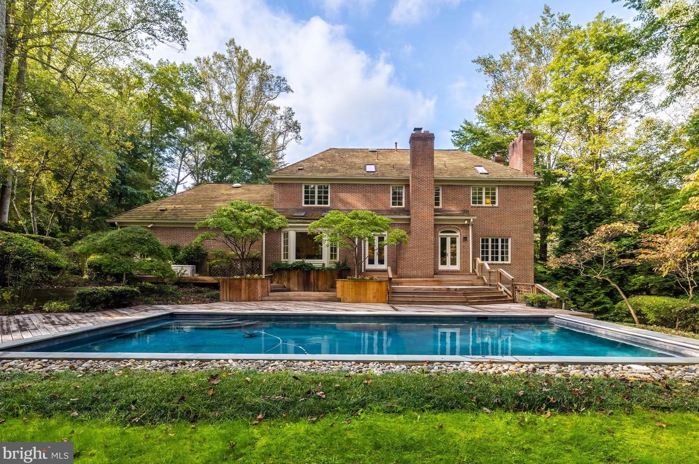 8001 Greenwich Woods Dr, Mc Lean, VA 22102-1332