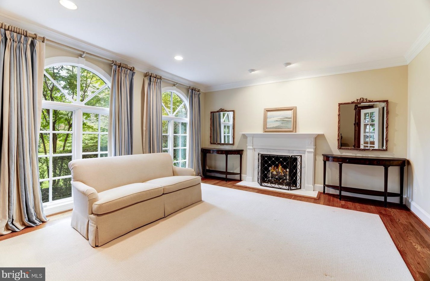 8001 Greenwich Wood Dr, Mc Lean VA 22102-1332 exterior