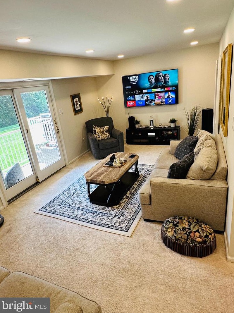 14561 Golden Oak Rd, Centreville, VA 20121