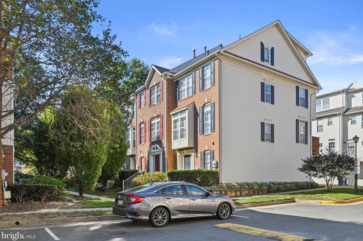 2710 Manhattan Pl, Vienna, VA 22180