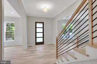 9017 Ellenwood Ln, Fairfax, VA 22032 - Photo 8