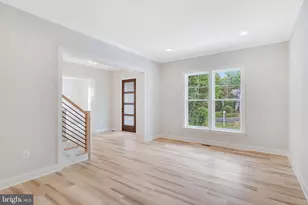 9017 Ellenwood Ln, Fairfax, VA 22032 - Photo 12