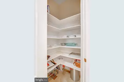 7024 Green Oak Drive, McLean, VA 22101 - Photo 16