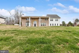 10828 Miller Rd, Oakton, VA 22124 - Photo 2