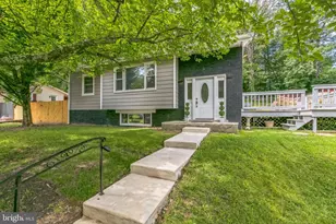 8902 Sylvania St, Lorton, VA 22079 - Photo 2