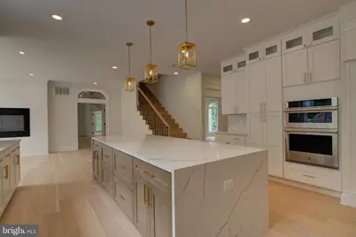 10124 Wendover Drive, Vienna, VA 22181 - Photo 12