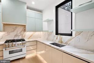 1205 Crest Ln, McLean, VA 22101 - Photo 8