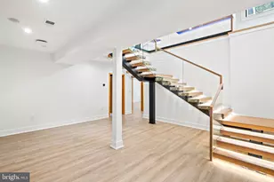 1205 Crest Ln, McLean, VA 22101 - Photo 46