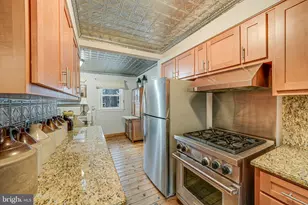 8536 Aponi Rd, Vienna, VA 22180 - Photo 10