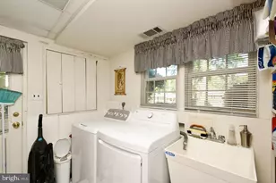 6613 Kerns Rd, Falls Church, VA 22042 - Photo 36