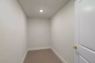 8260 Colling Manor Ct, Alexandria, VA 22308 - Photo 36