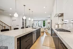 7585 Sawyer Farm Wy, McLean, VA 22102 - Photo 8