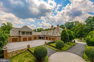 11100 Kings Cavalier Ct, Oakton, VA 22124 - Photo 4