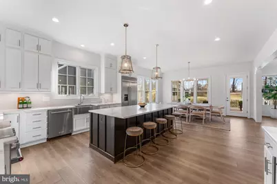 305 Glyndon Street SE, Vienna, VA 22180 - Photo 4