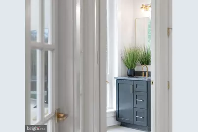 7049 Liberty Lane, McLean, VA 22101 - Photo 8