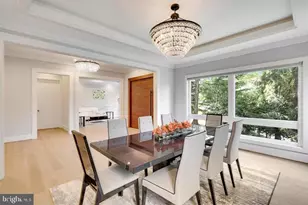 9604 Pembroke Pl, Vienna, VA 22182 - Photo 10