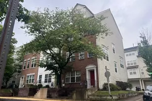 5451 Patuxent Knl Pl, Alexandria, VA 22312 - Photo 2