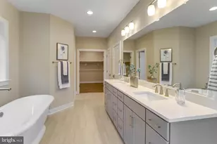 2418 Holt St, Vienna, VA 22180 - Photo 56