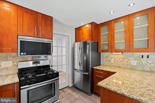 906 Monroe St, Herndon, VA 20170 - Photo 8