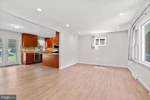 906 Monroe St, Herndon, VA 20170 - Photo 6