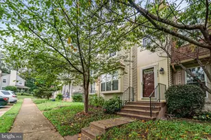 5809 Waterdale Ct, Centreville, VA 20121 - Photo 2