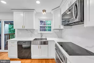 5809 Waterdale Ct, Centreville, VA 20121 - Photo 18