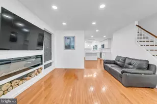 5809 Waterdale Ct, Centreville, VA 20121 - Photo 10