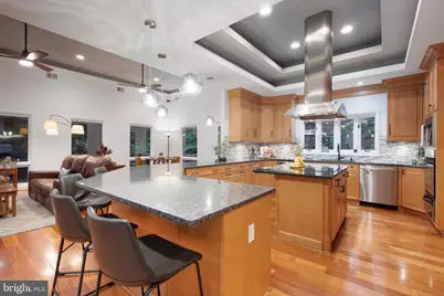 10916 Thimbleberry Lane, Great Falls, VA 22066 - Photo 4