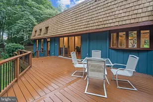 10916 Thimbleberry Ln, Great Falls, VA 22066 - Photo 34