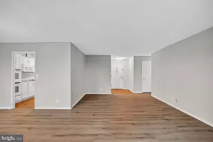 5902 Mt Eagle Dr, Alexandria, VA 22303 - Photo 10