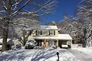 6902 Stoneybrooke Ln, Alexandria, VA 22306 - Photo 2