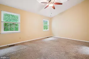 6760 Cardinal Woods Ct, Lorton, VA 22079 - Photo 10