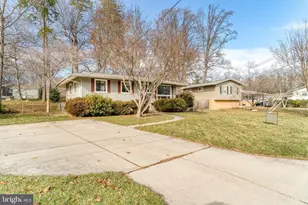 4304 San Carlos Dr, Fairfax, VA 22030 - Photo 2