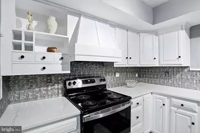 4906 McFarland Drive, Fairfax, VA 22032 - Photo 12