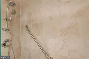 5902 Mt Eagle Dr, Alexandria, VA 22303 - Photo 6