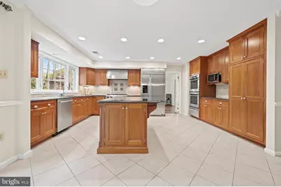 10317 Hickory Drive, Oakton, VA 22124 - Photo 4