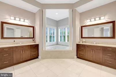 401 Walker Road, Great Falls, VA 22066 - Photo 36