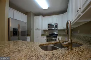 9404 Regency Crest Dr, Vienna, VA 22181 - Photo 12