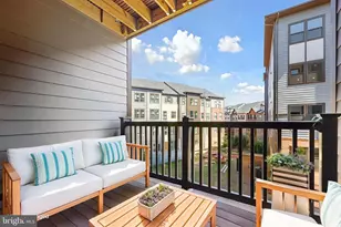 4395 Peach Lily Ln, Chantilly, VA 20151 - Photo 8