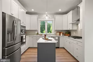 11433 Popes Head Rd, Fairfax, VA 22030 - Photo 12