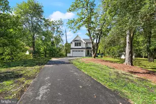 11433 Popes Head Rd, Fairfax, VA 22030 - Photo 2