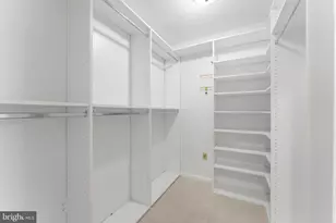1560 Forest Villa Ln, McLean, VA 22101 - Photo 32