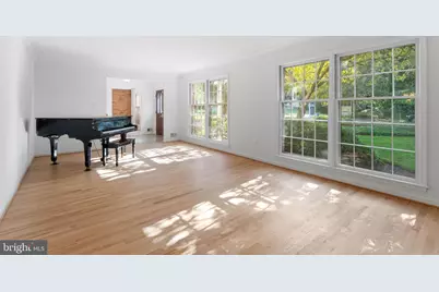 1560 Forest Villa Lane, McLean, VA 22101 - Photo 6