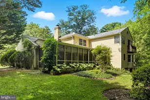 1560 Forest Villa Ln, McLean, VA 22101 - Photo 54