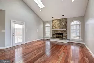 2082 Hunters Crest Way, Vienna, VA 22181 - Photo 10