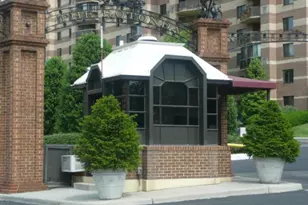 8360 Greensboro Dr, McLean, VA 22102 - Photo 4