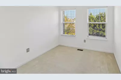 6330 James Harris Way, Centreville, VA 20121 - Photo 8